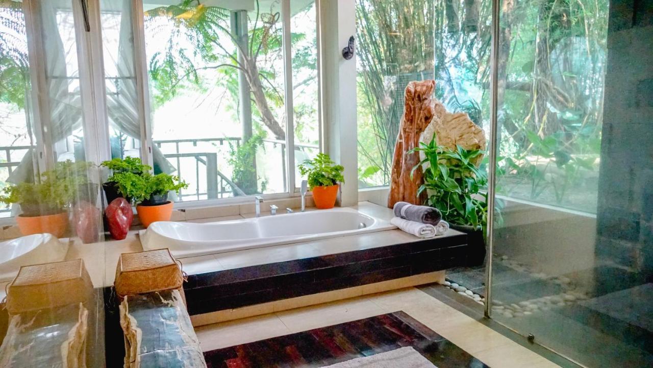Ruth'S Bed & Breakfast Lembang Luaran gambar