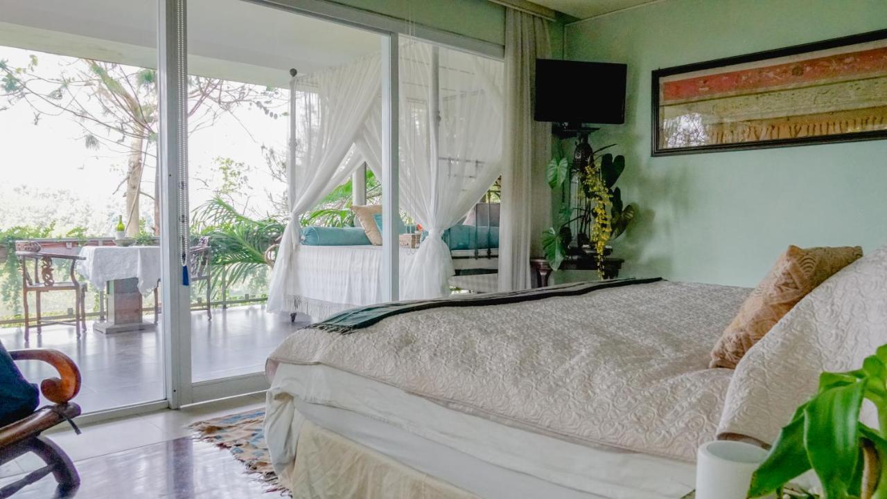 Ruth'S Bed & Breakfast Lembang Luaran gambar