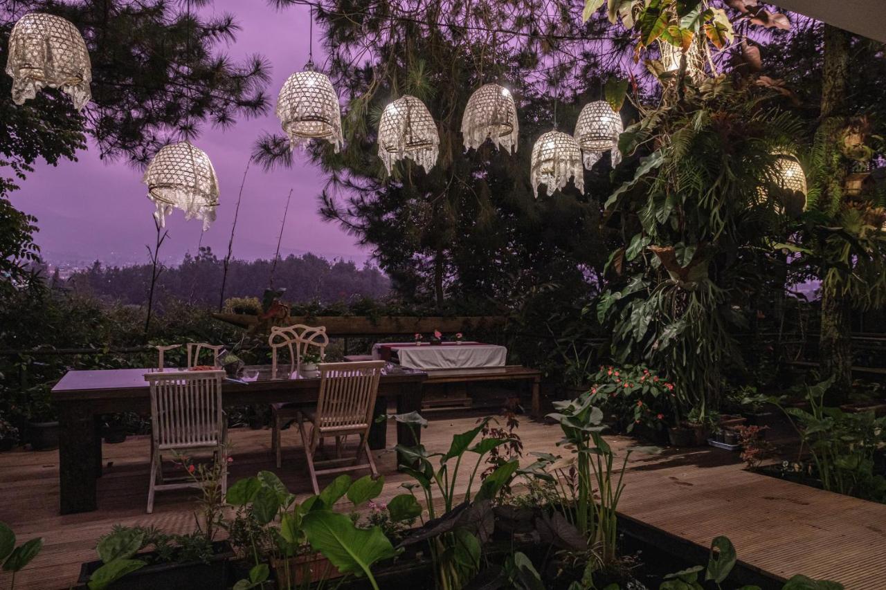 Ruth'S Bed & Breakfast Lembang Luaran gambar