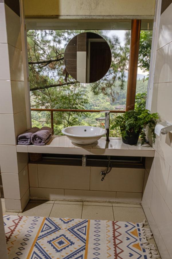 Ruth'S Bed & Breakfast Lembang Luaran gambar