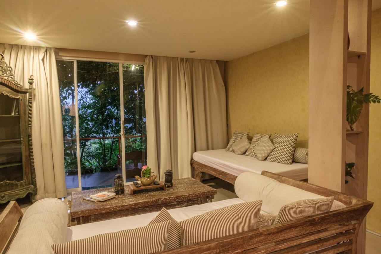 Ruth'S Bed & Breakfast Lembang Luaran gambar