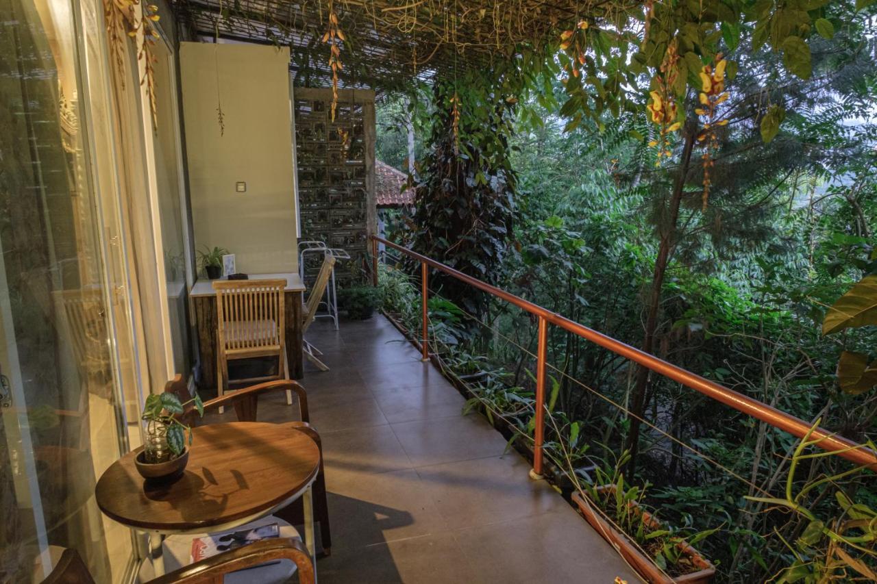 Ruth'S Bed & Breakfast Lembang Luaran gambar