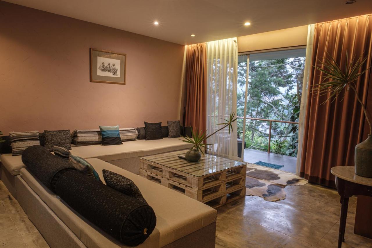 Ruth'S Bed & Breakfast Lembang Luaran gambar