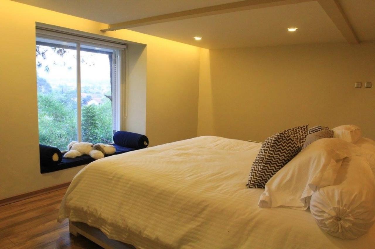 Ruth'S Bed & Breakfast Lembang Luaran gambar