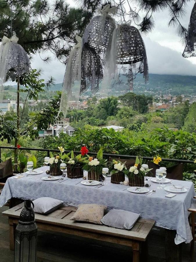 Ruth'S Bed & Breakfast Lembang Luaran gambar