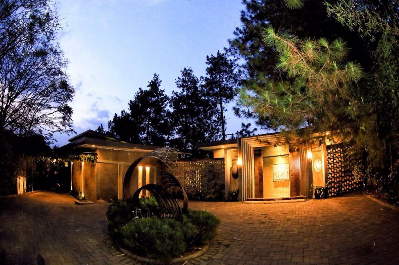 Ruth'S Bed & Breakfast Lembang Luaran gambar